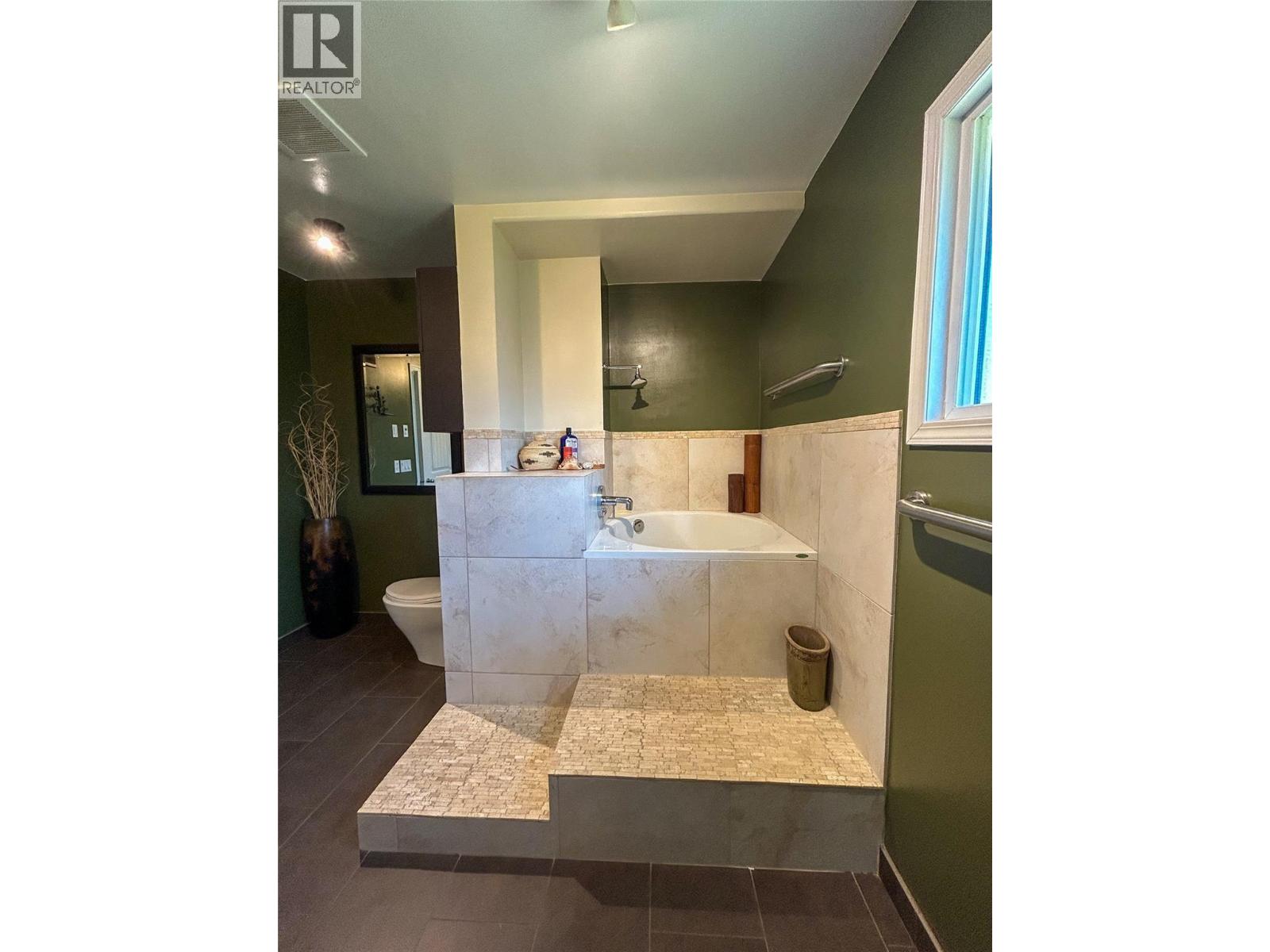 518 Delbruck Street - Image 34