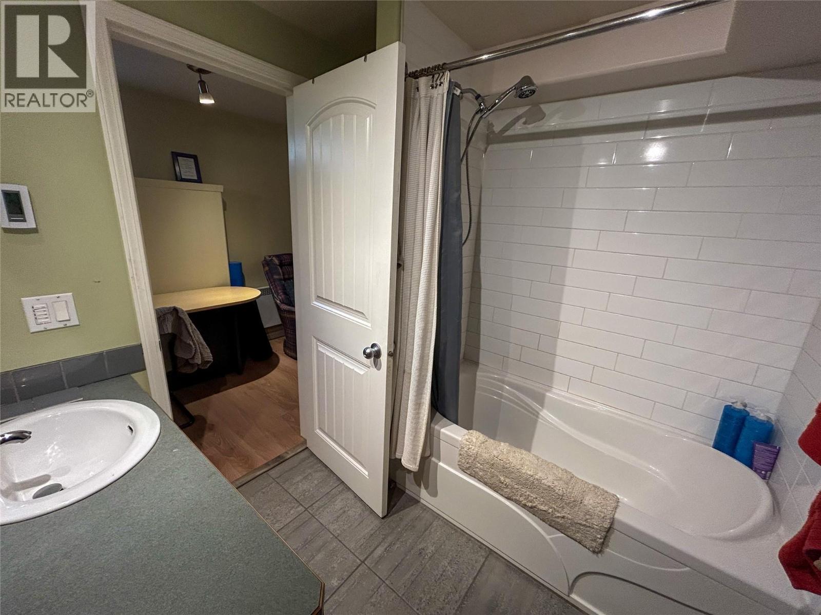 518 Delbruck Street - Image 52