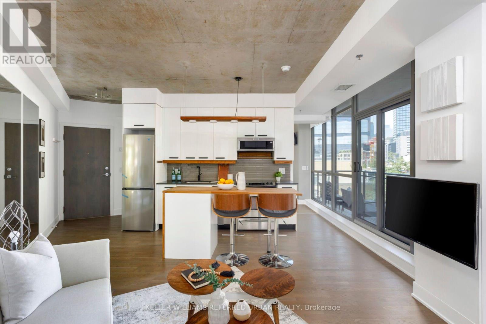 #212 90 TRINITY STREET - Image 14