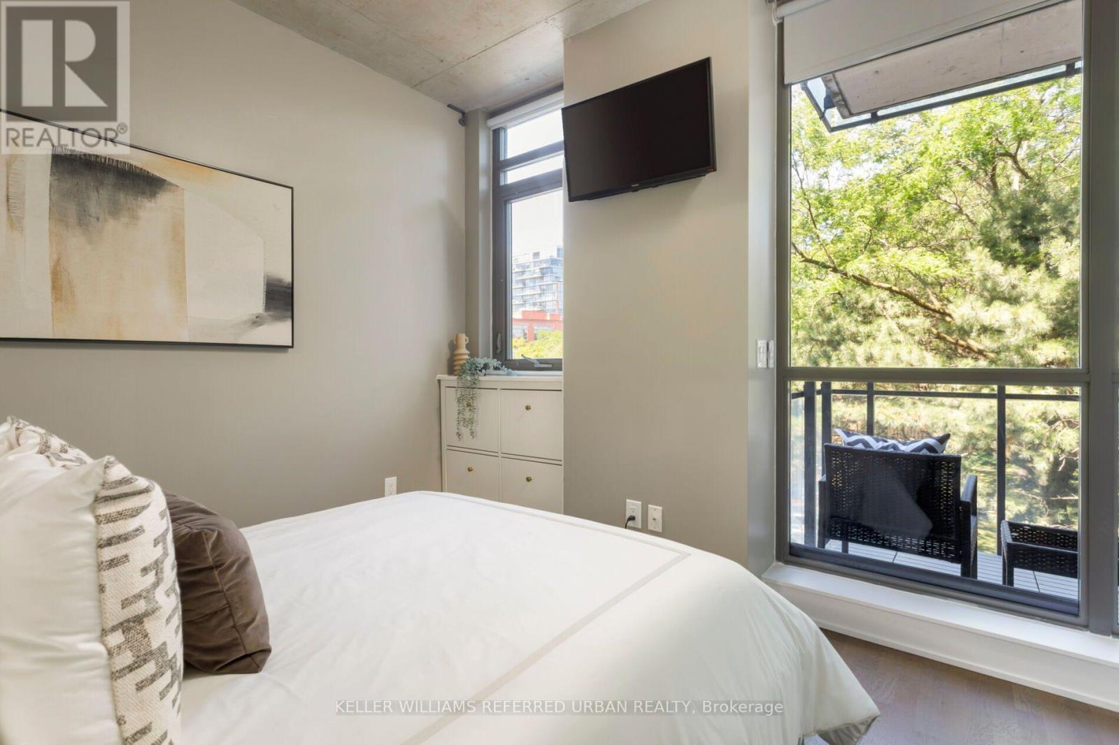 #212 90 TRINITY STREET - Image 25