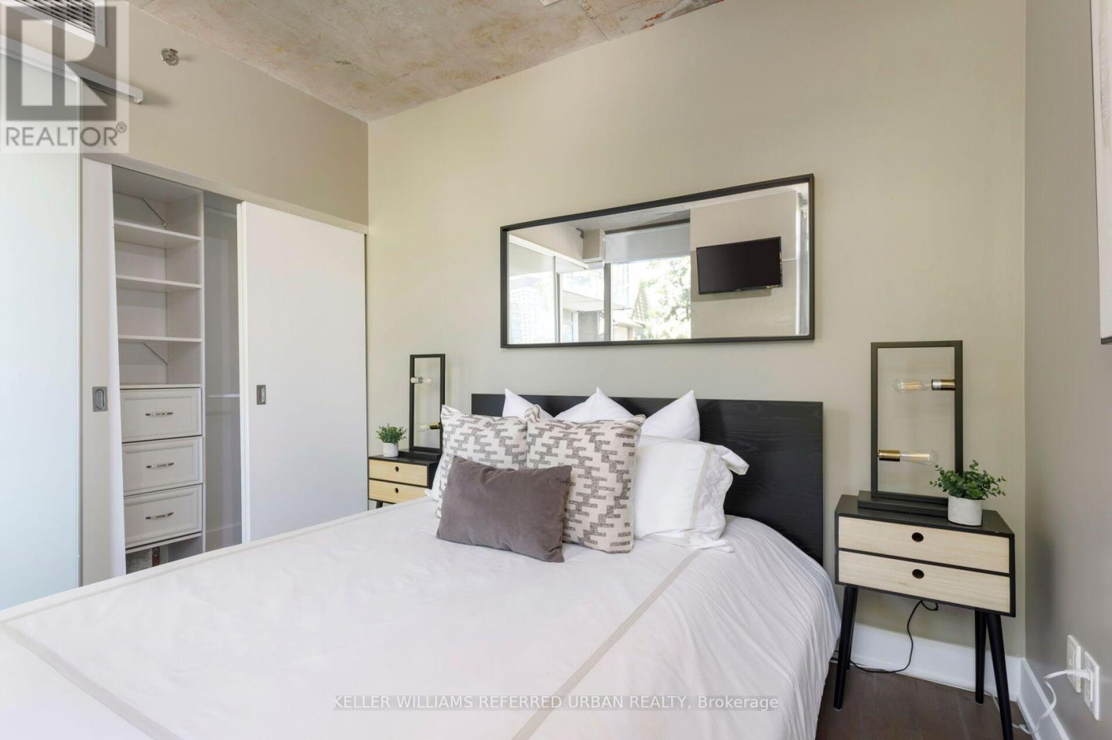 #212 90 TRINITY STREET - Image 26