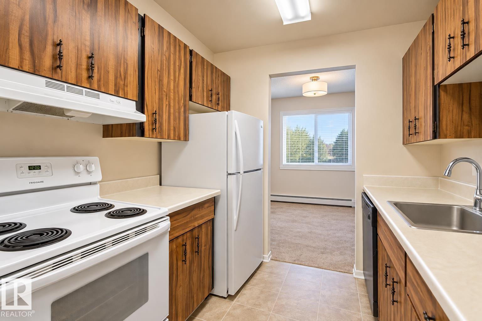 #402 18204 93 AV NW, Belmead, Edmonton photo 2