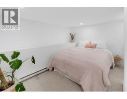 1050 Deal St, Oak Bay, BC V8S5G5 Photo 16