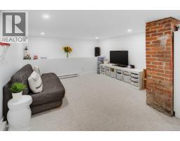 1050 Deal St, Oak Bay, BC V8S5G5 Photo 17