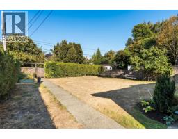 1050 Deal St, Oak Bay, BC V8S5G5 Photo 29