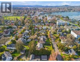 1050 Deal St, Oak Bay, BC V8S5G5 Photo 41