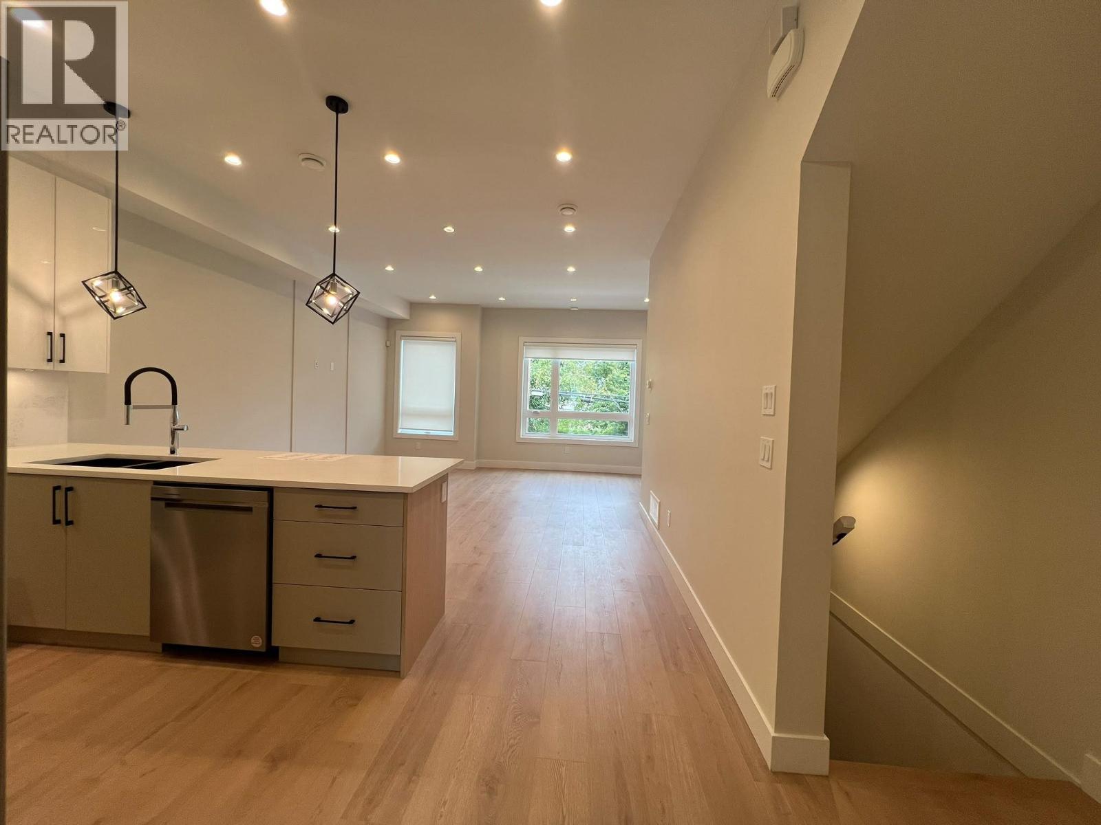 2 3033 SHELL ROAD, Richmond — photo 3