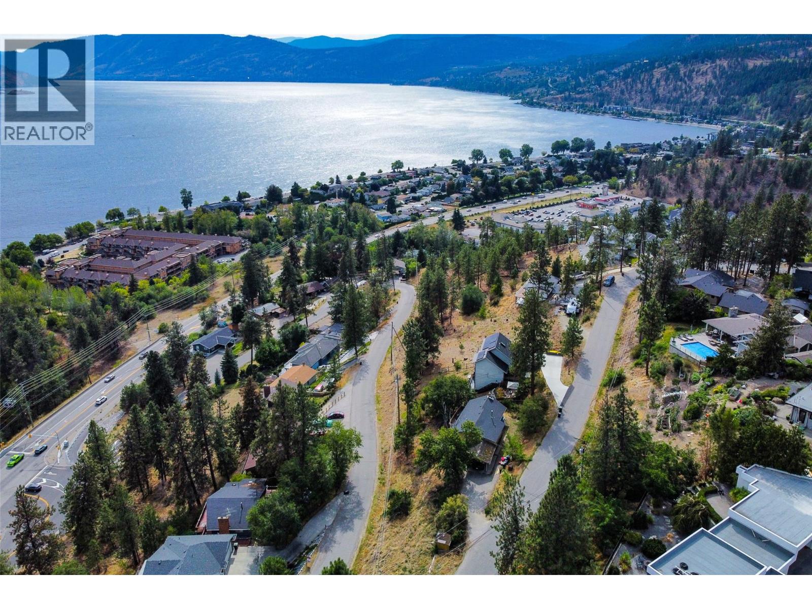 3960 Desert Pines Avenue, Peachland