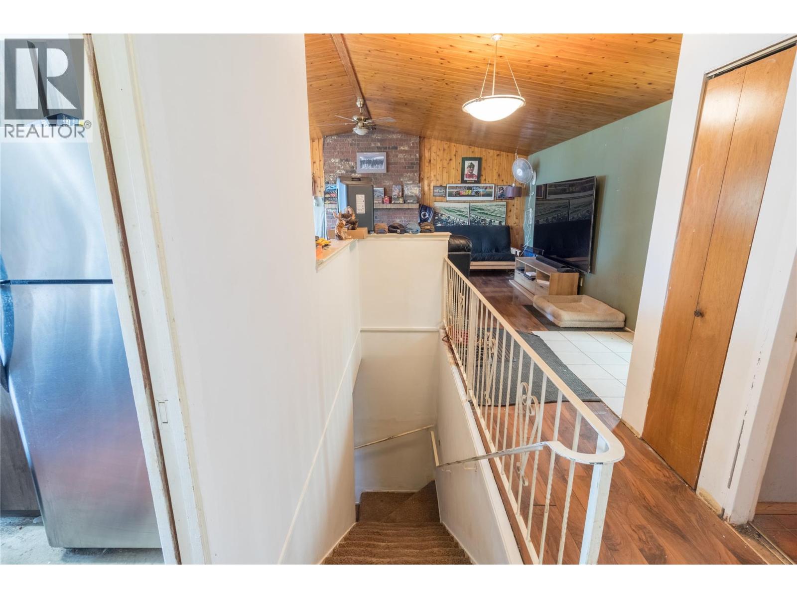  3960 Desert Pines Avenue, Peachland