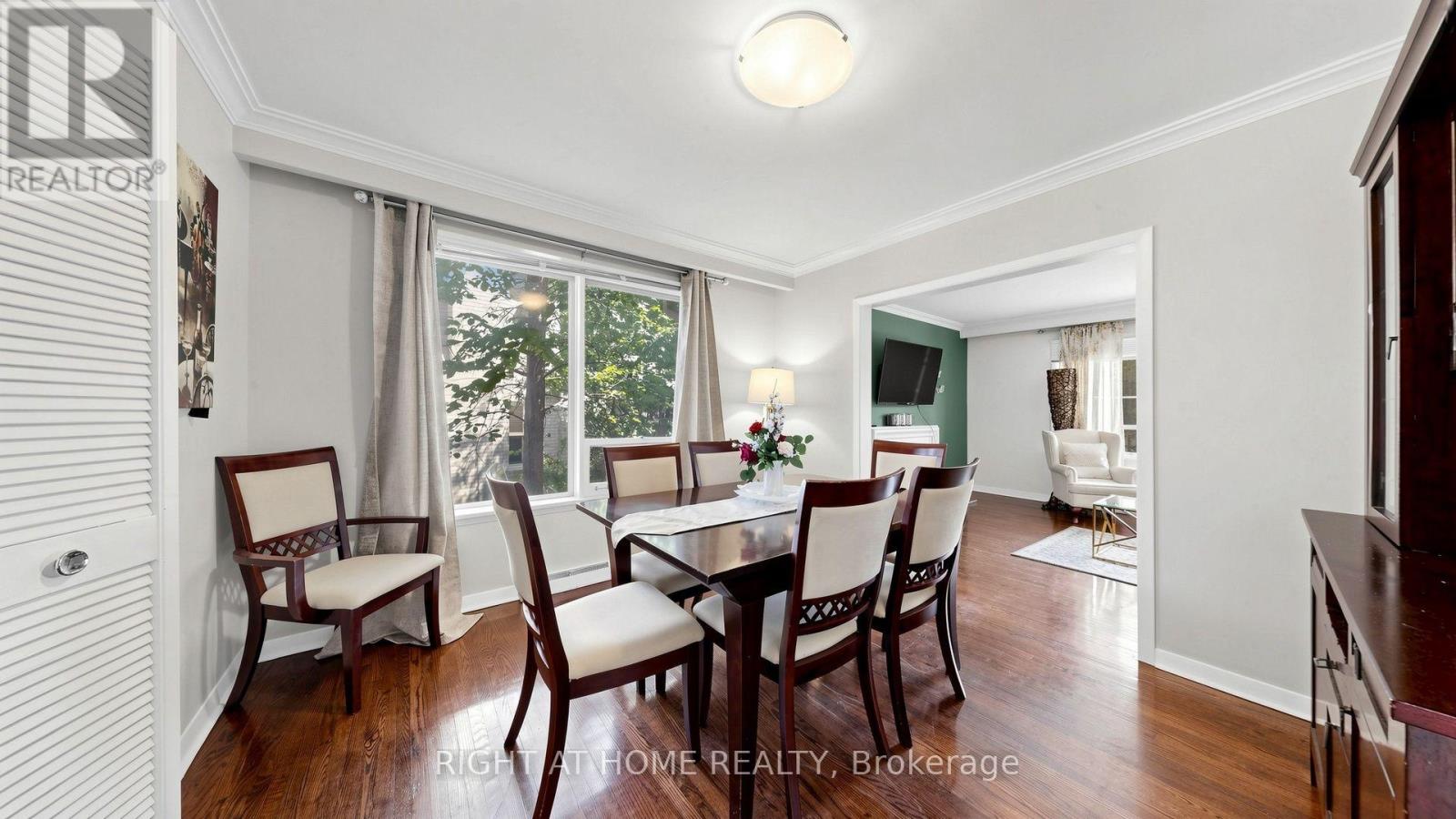 7 THE LINKS ROAD - 18
