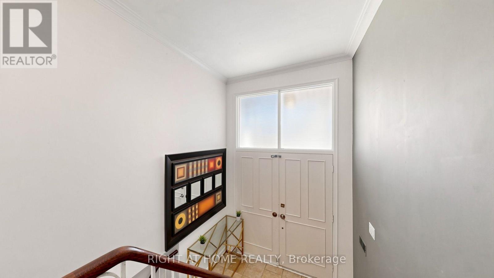 7 THE LINKS ROAD - 24