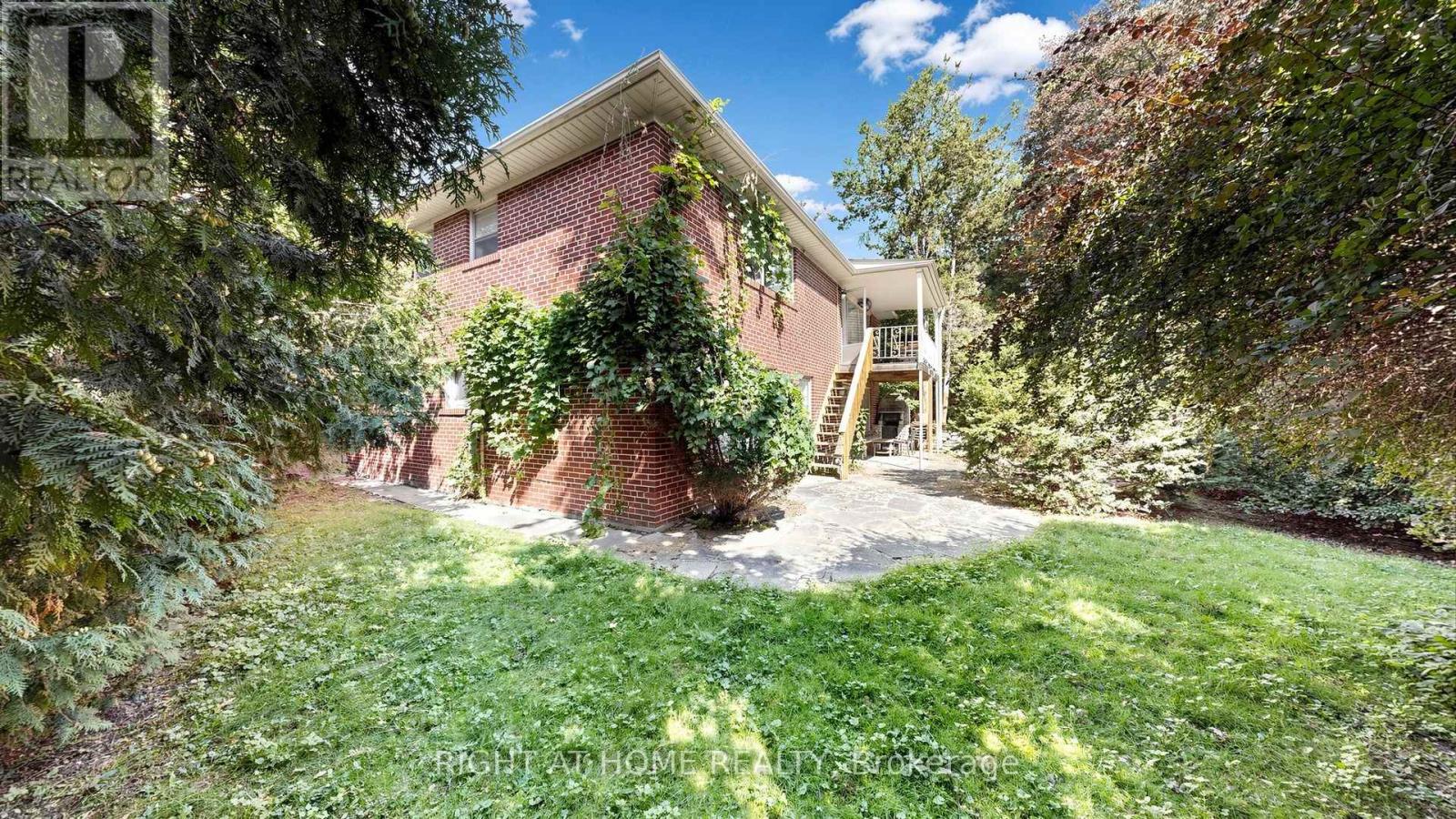 7 THE LINKS ROAD - Image 31