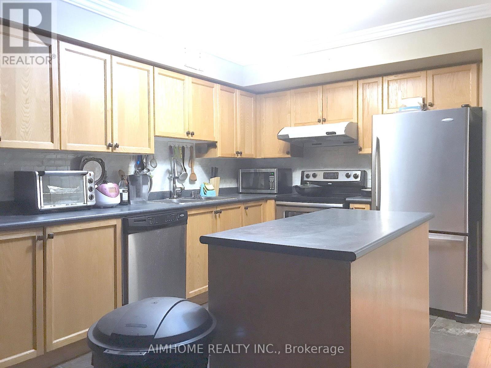 Photo of 800 Dundas Street