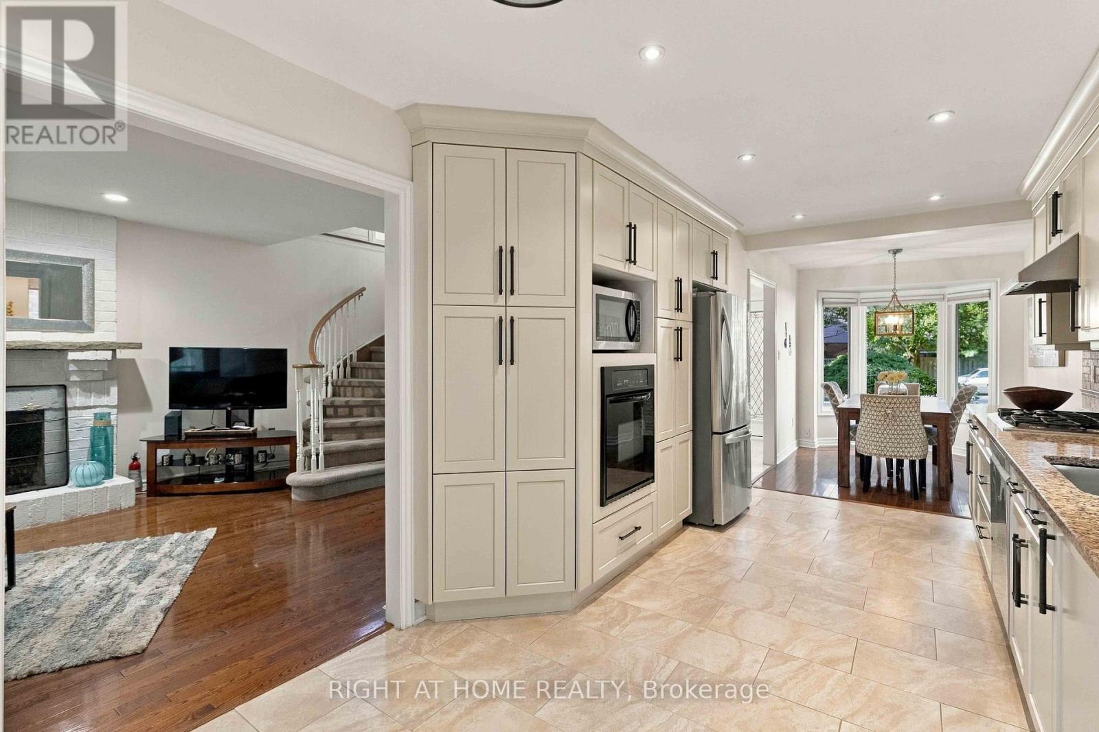 1355 BOULDER CREEK CRESCENT - 13