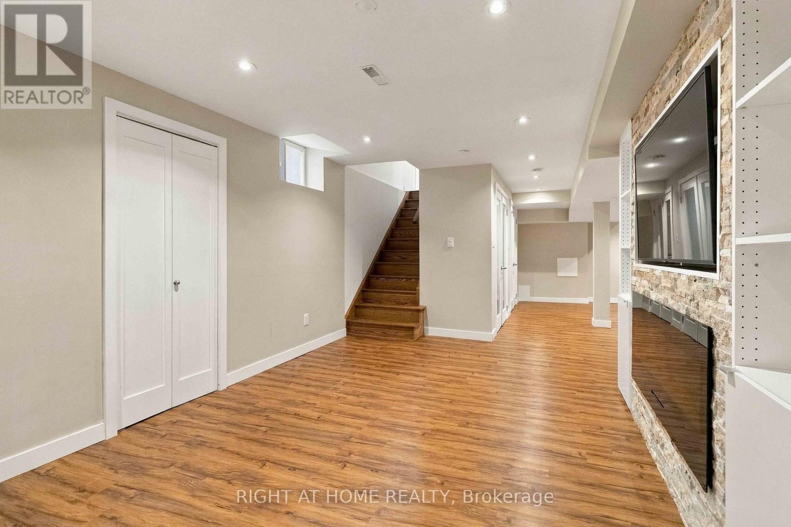 1355 BOULDER CREEK CRESCENT - 37