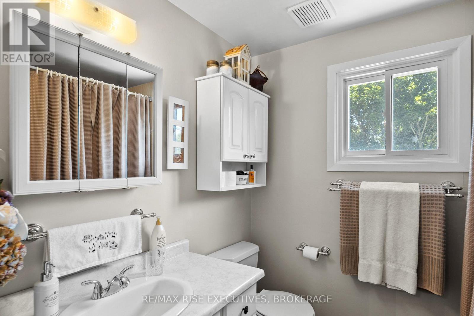 149 GRENADIER DRIVE - Image 21