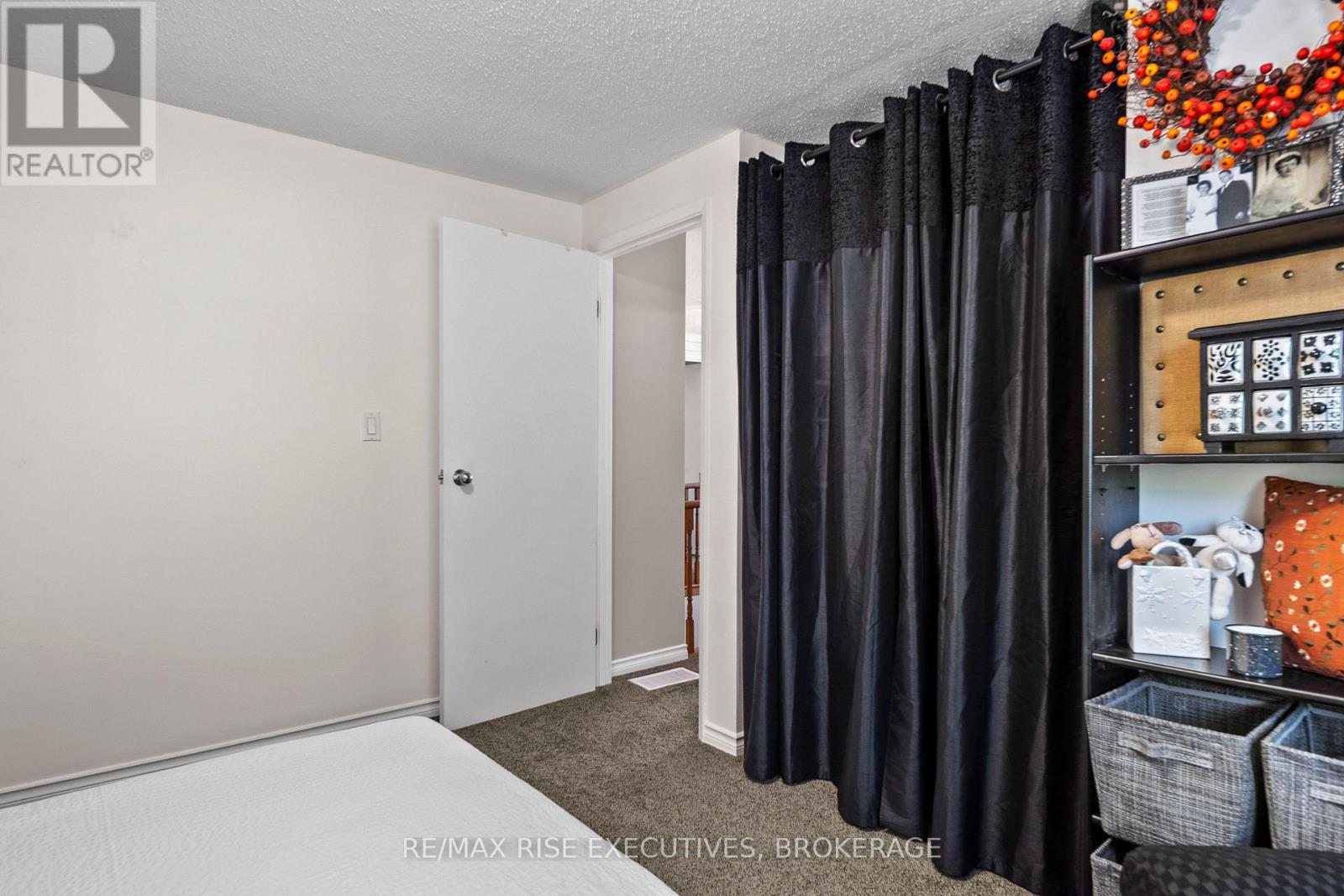 149 GRENADIER DRIVE - 25