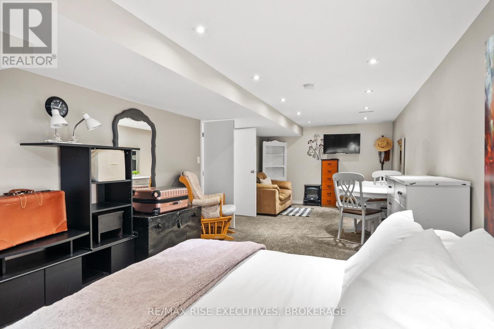 149 GRENADIER DRIVE - Image 27