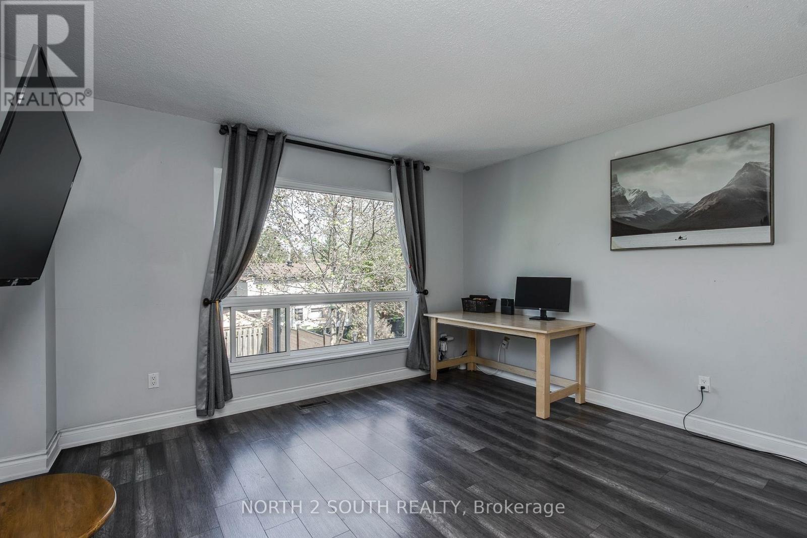 87 SCOTT CRESCENT - Image 28