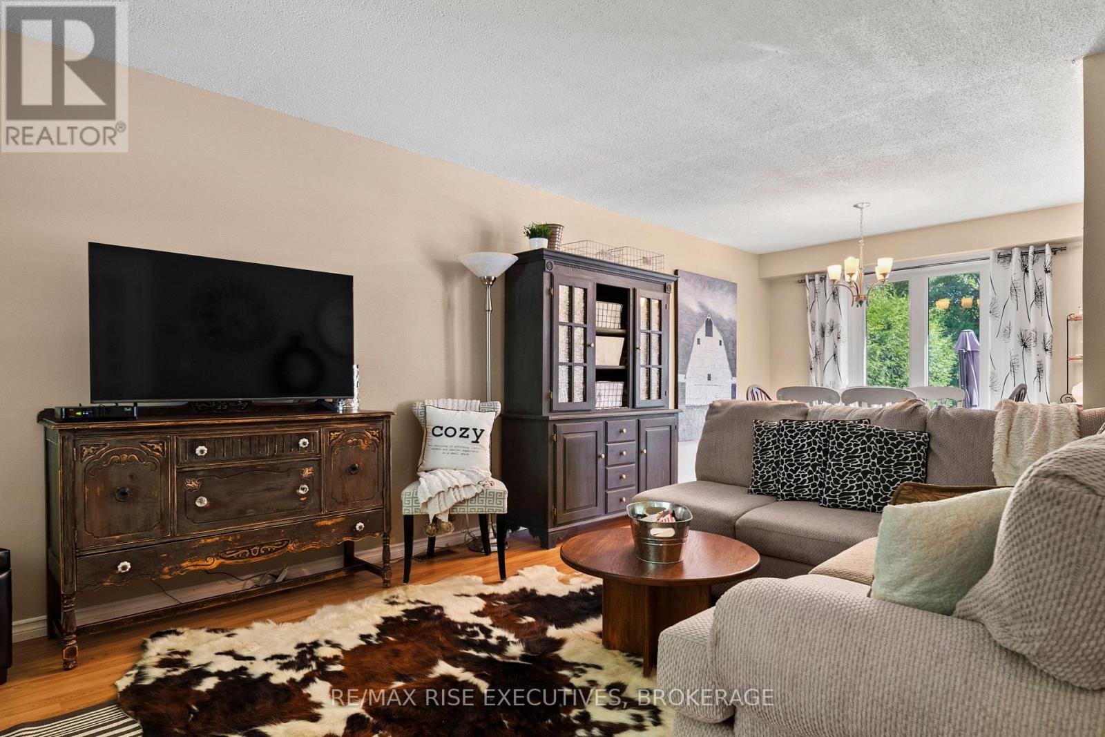 149 GRENADIER DRIVE - 6