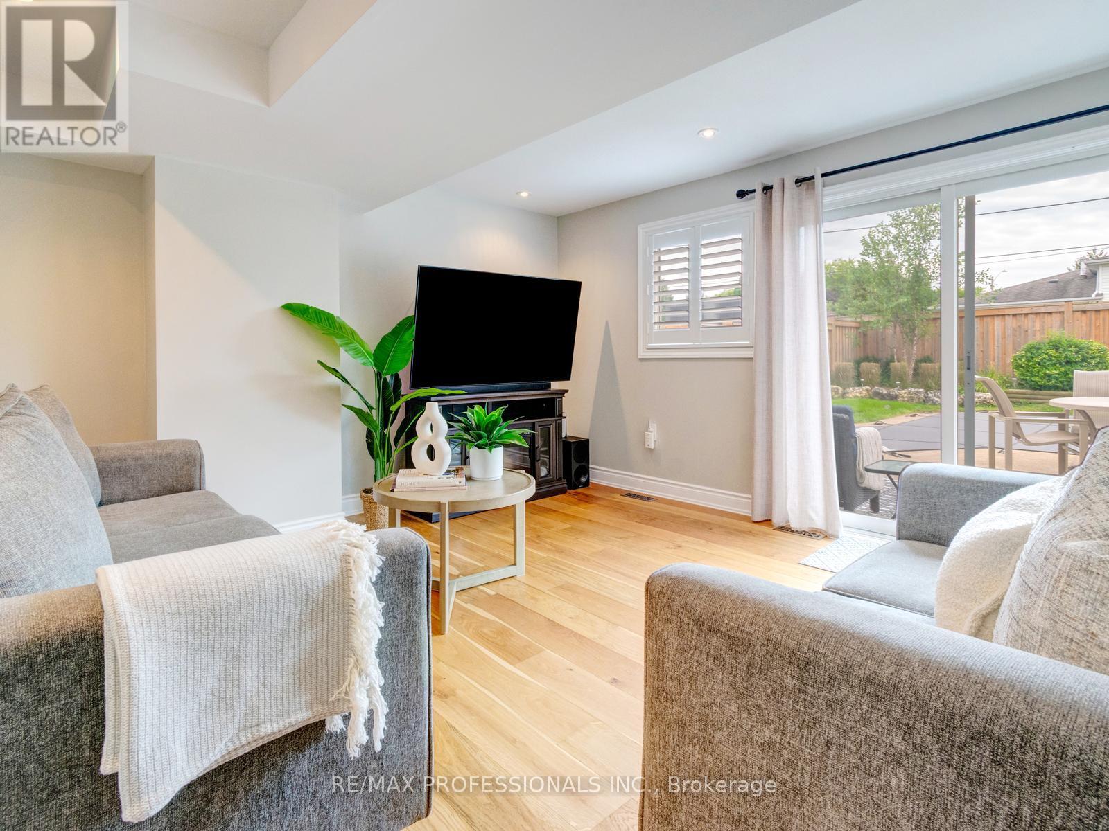 652 MEADOW LANE - 6