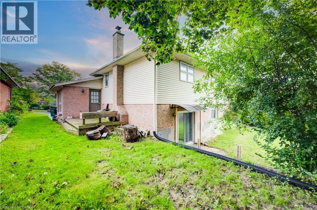 135 BRIERDALE Drive — photo 3