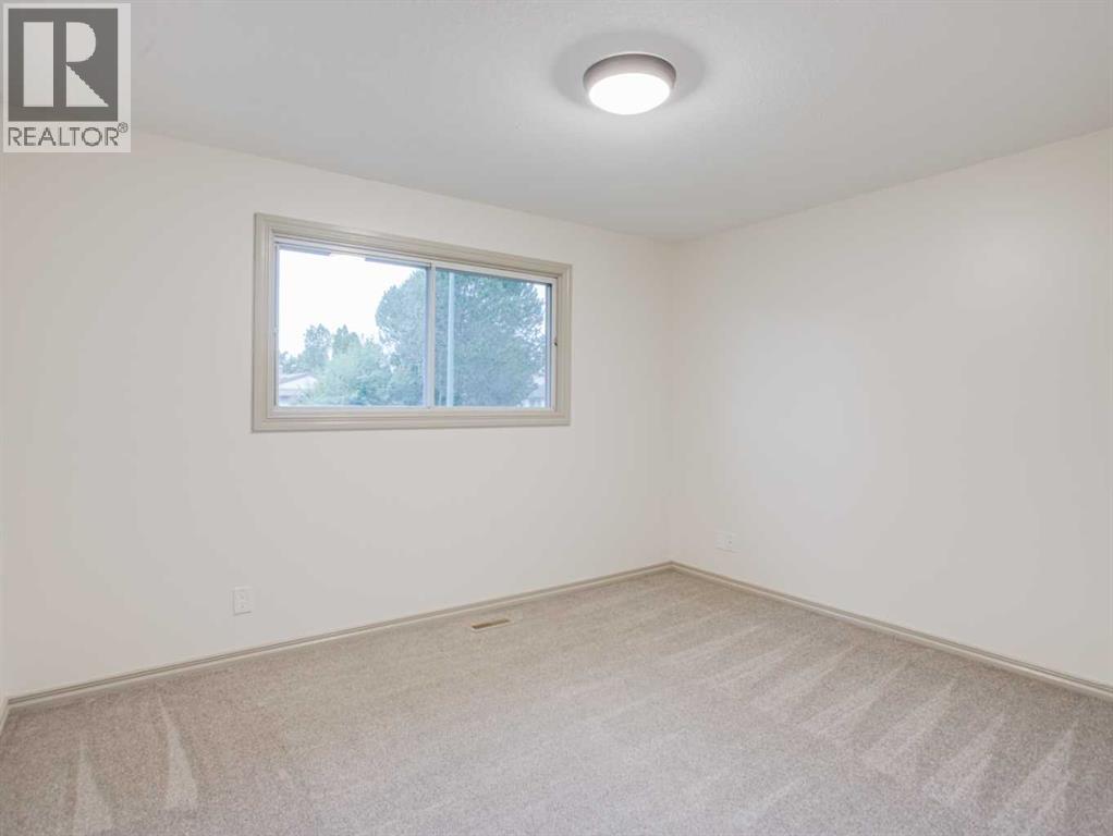 230 Eagle Road N - 12
