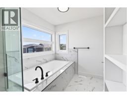 33 Thatcher Avenue, Red Deer, AB T4P0Y5 Photo 25