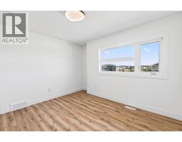 33 Thatcher Avenue, Red Deer, AB T4P0Y5 Photo 28