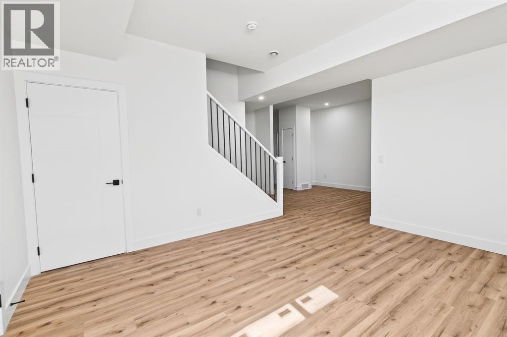 33 Thatcher Avenue - Image 31