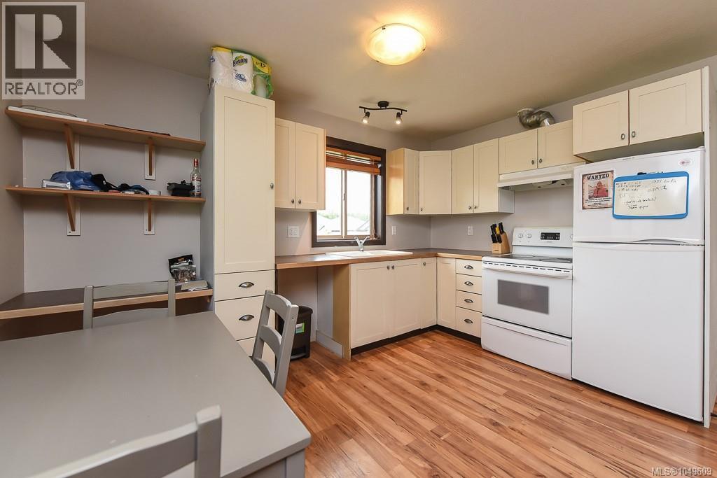2735 Rydal Ave - 27