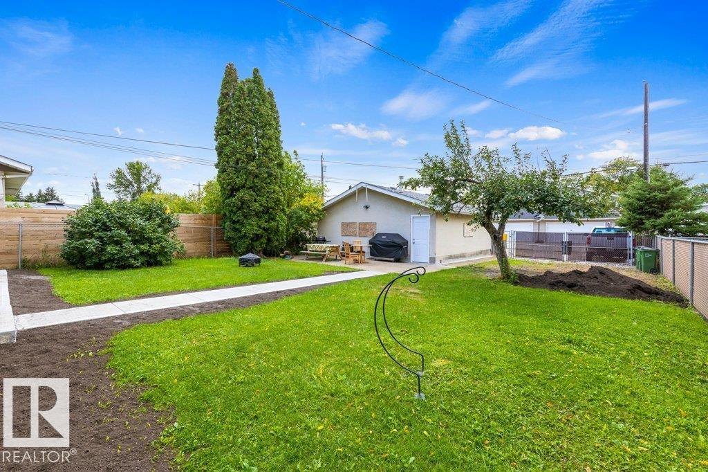 10418 154 ST NW - 38