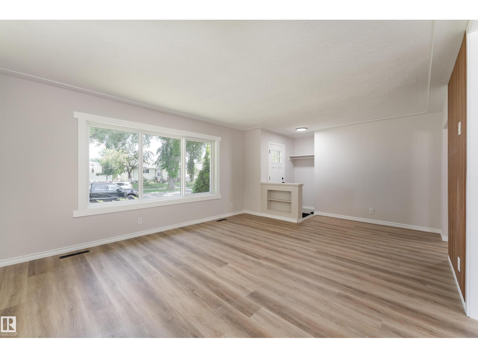 12224 55 ST NW, Newton, Edmonton photo 3