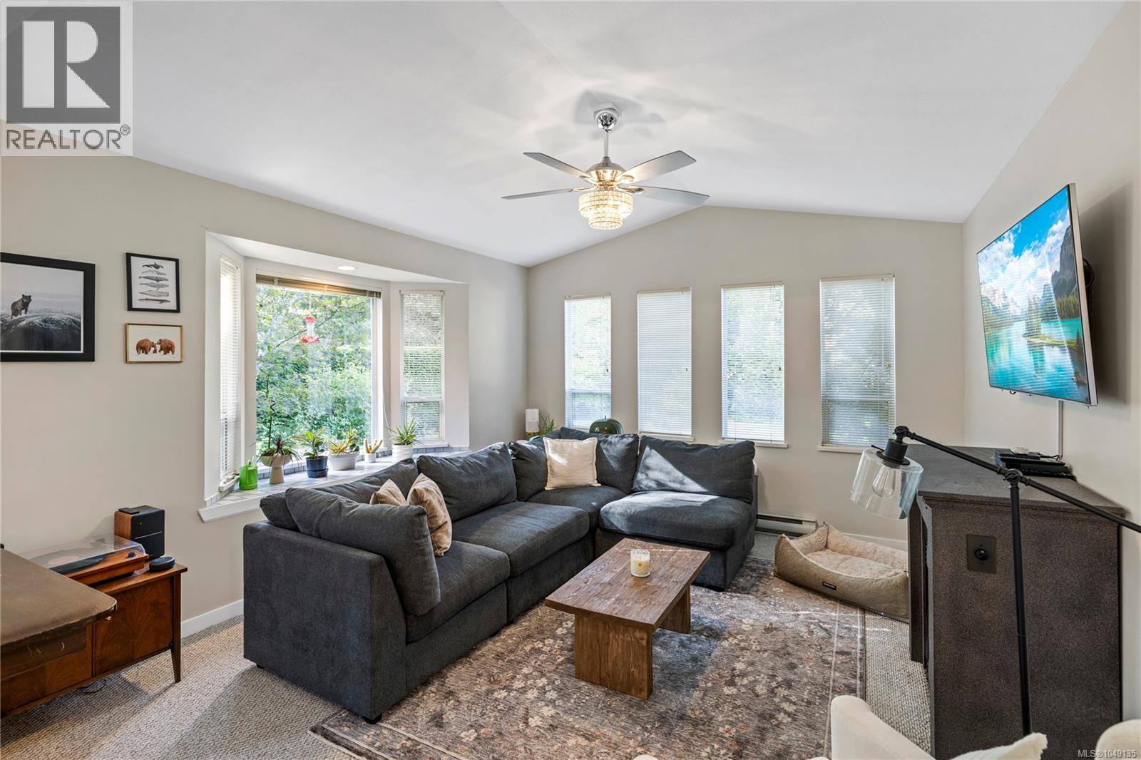 1564 Hurford Ave - 10