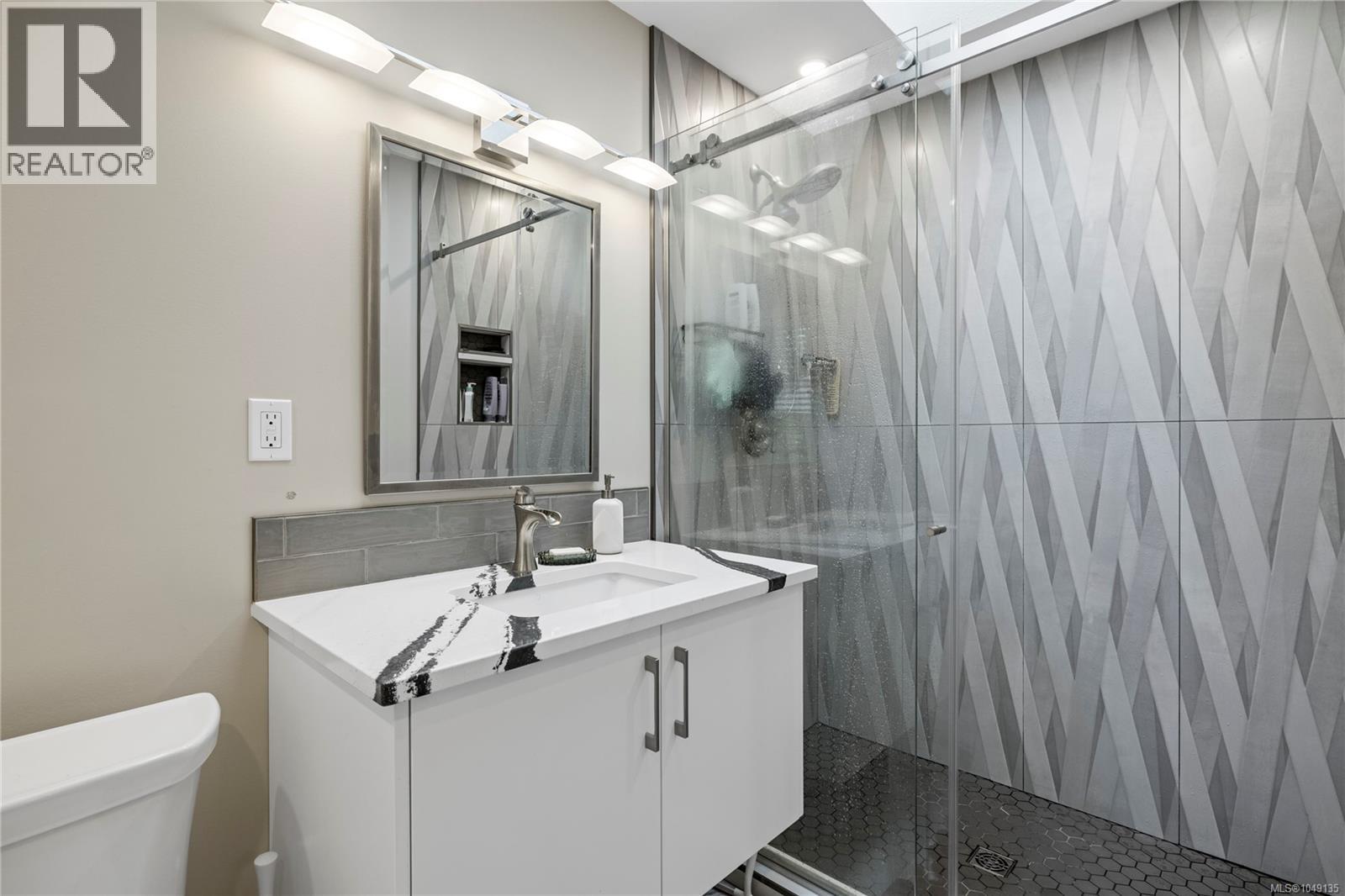 1564 Hurford Ave - 24
