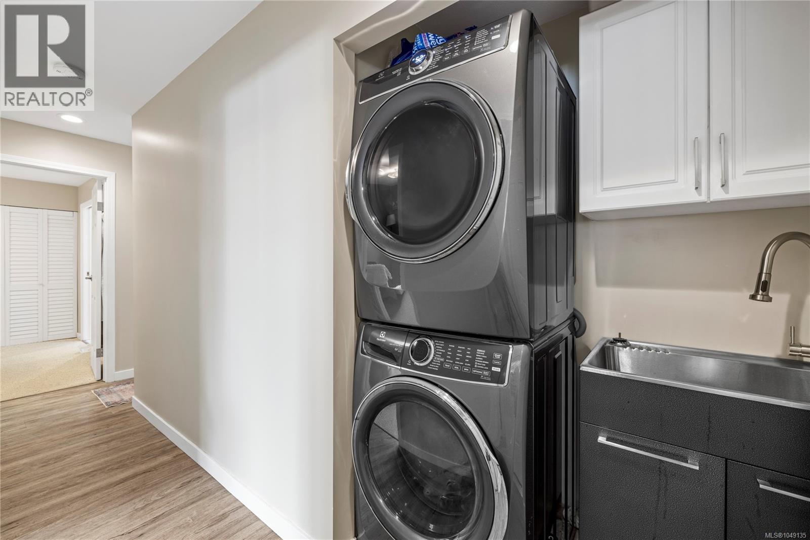 1564 Hurford Ave - 27