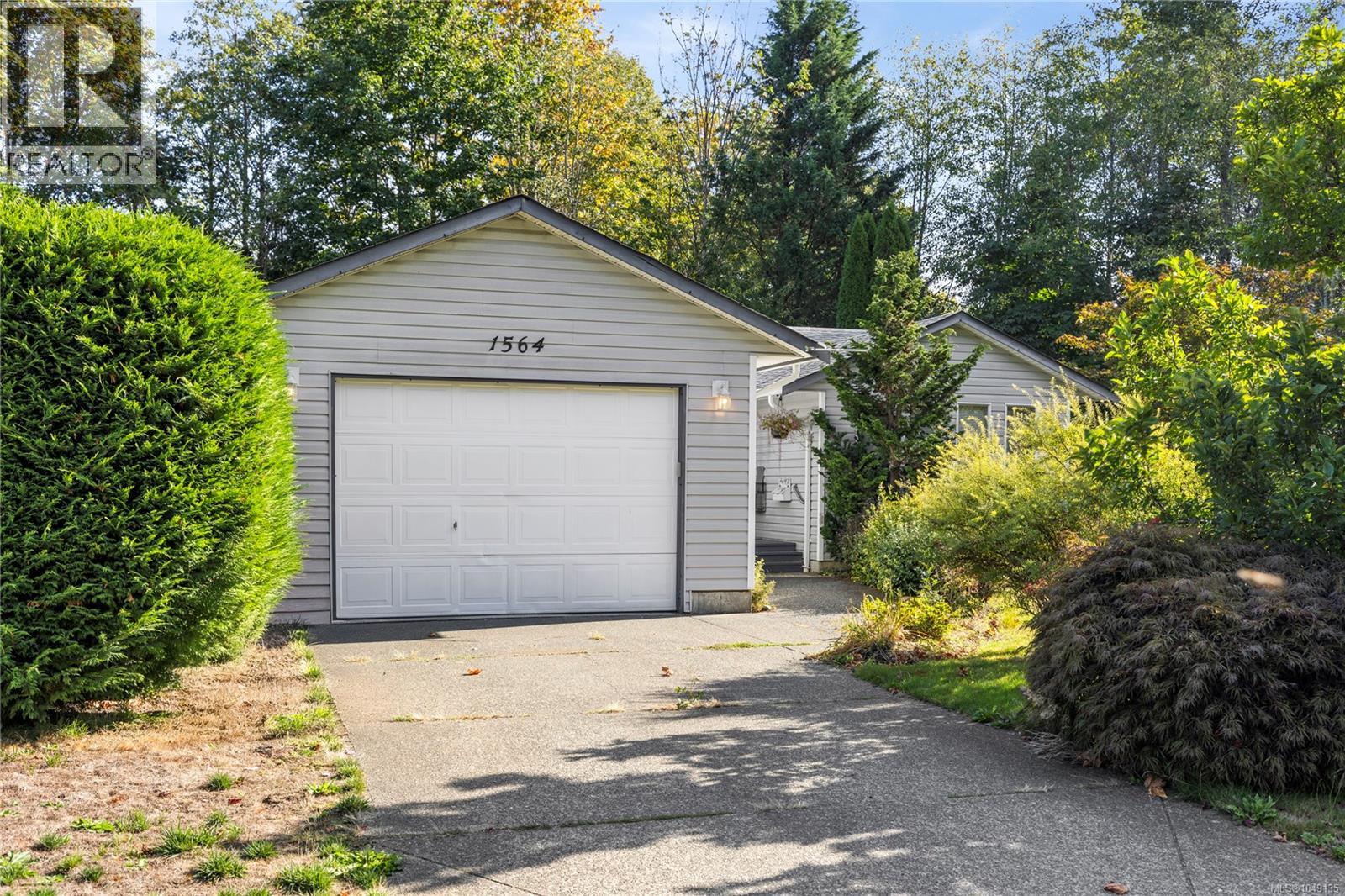 1564 Hurford Ave - 36