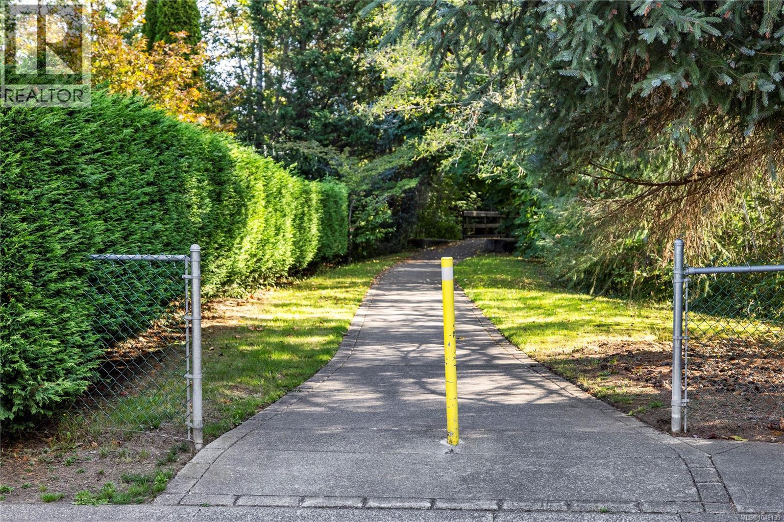 1564 Hurford Ave - 38