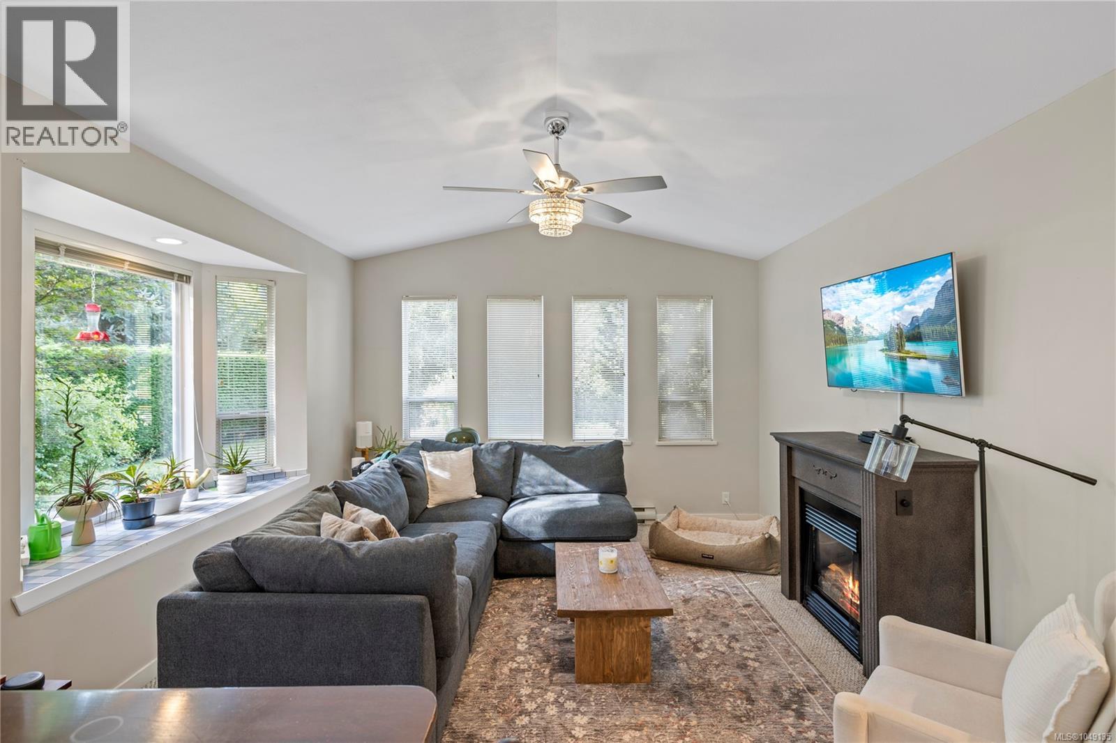 1564 Hurford Ave - 5