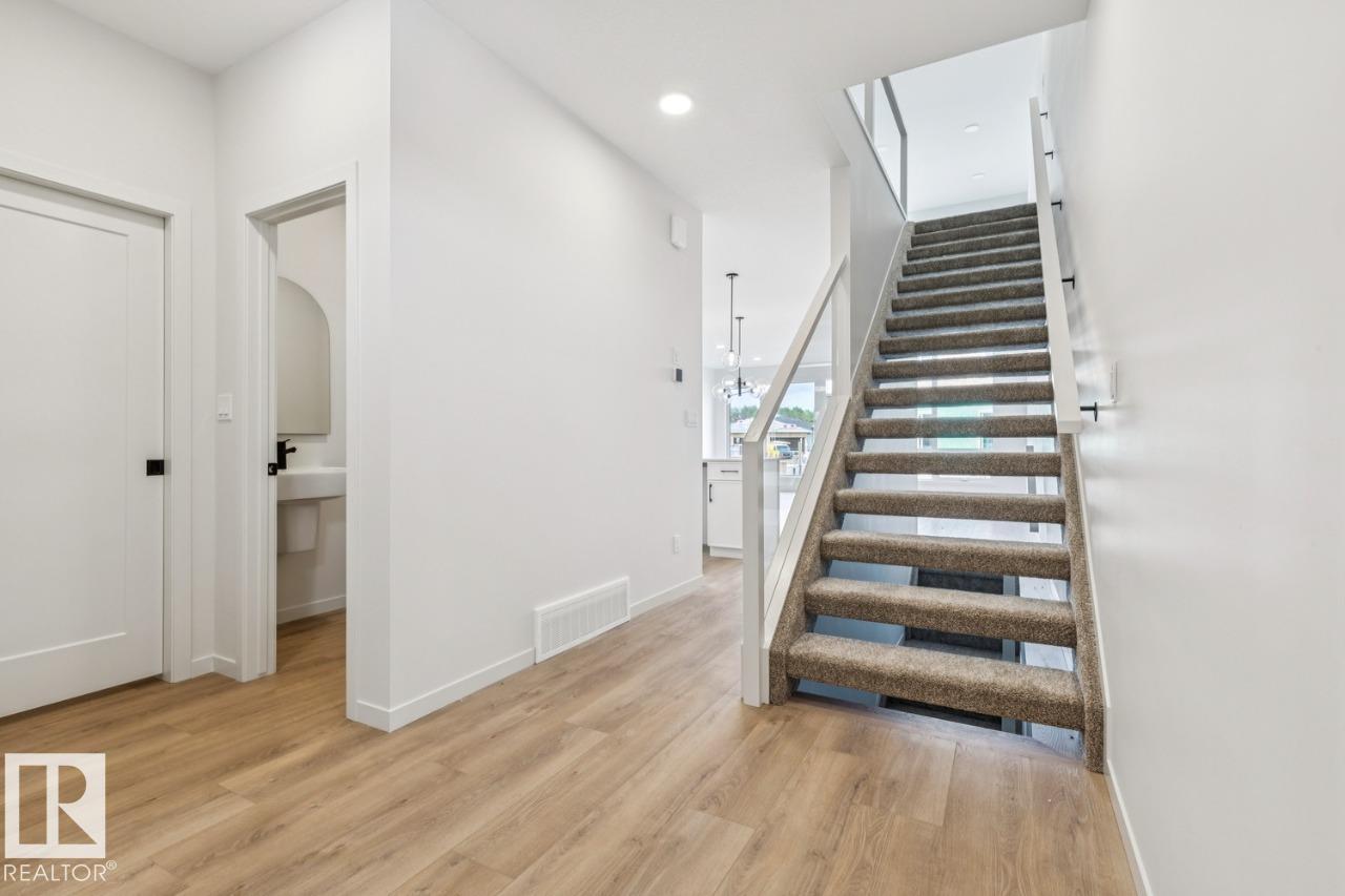 202 Stetson LO, Ardrossan — photo 3