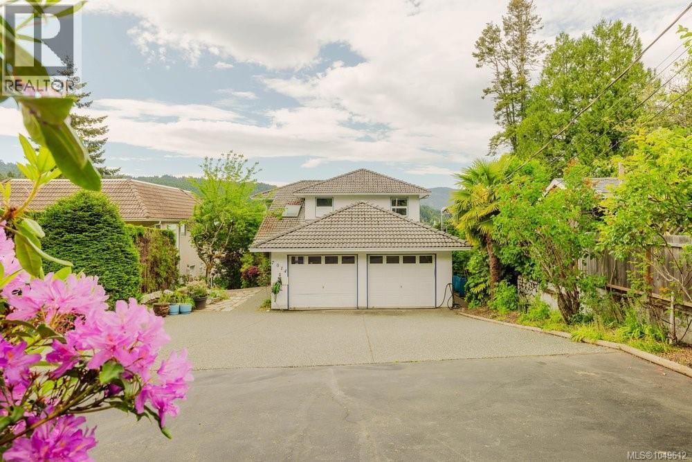 7014 Brentwood Dr - 5