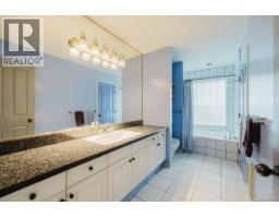 Living room - 7014 Brentwood Dr, Central Saanich, BC V8M1B4 Photo 19
