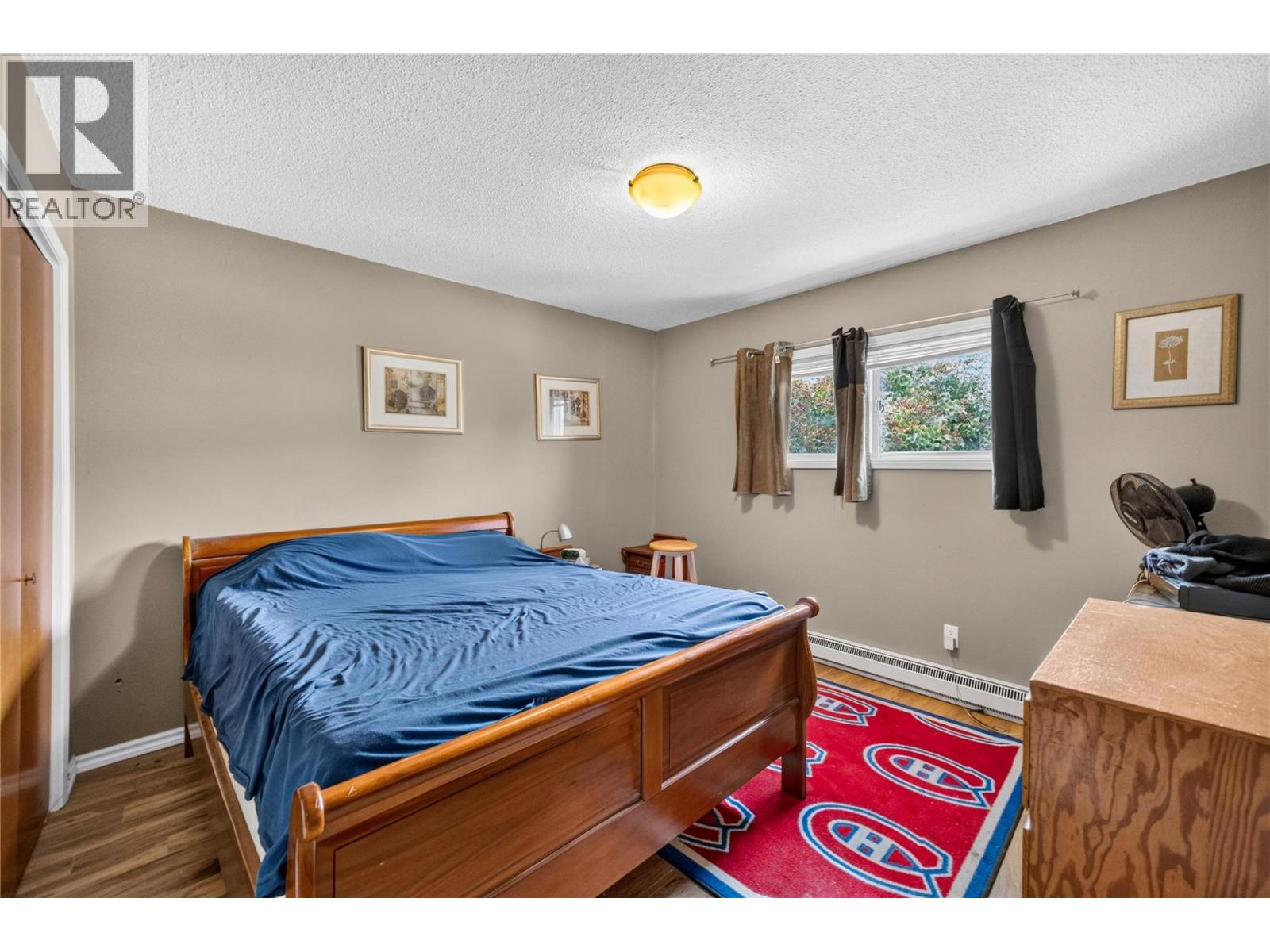 355 & 357 Gwyer Street - 13