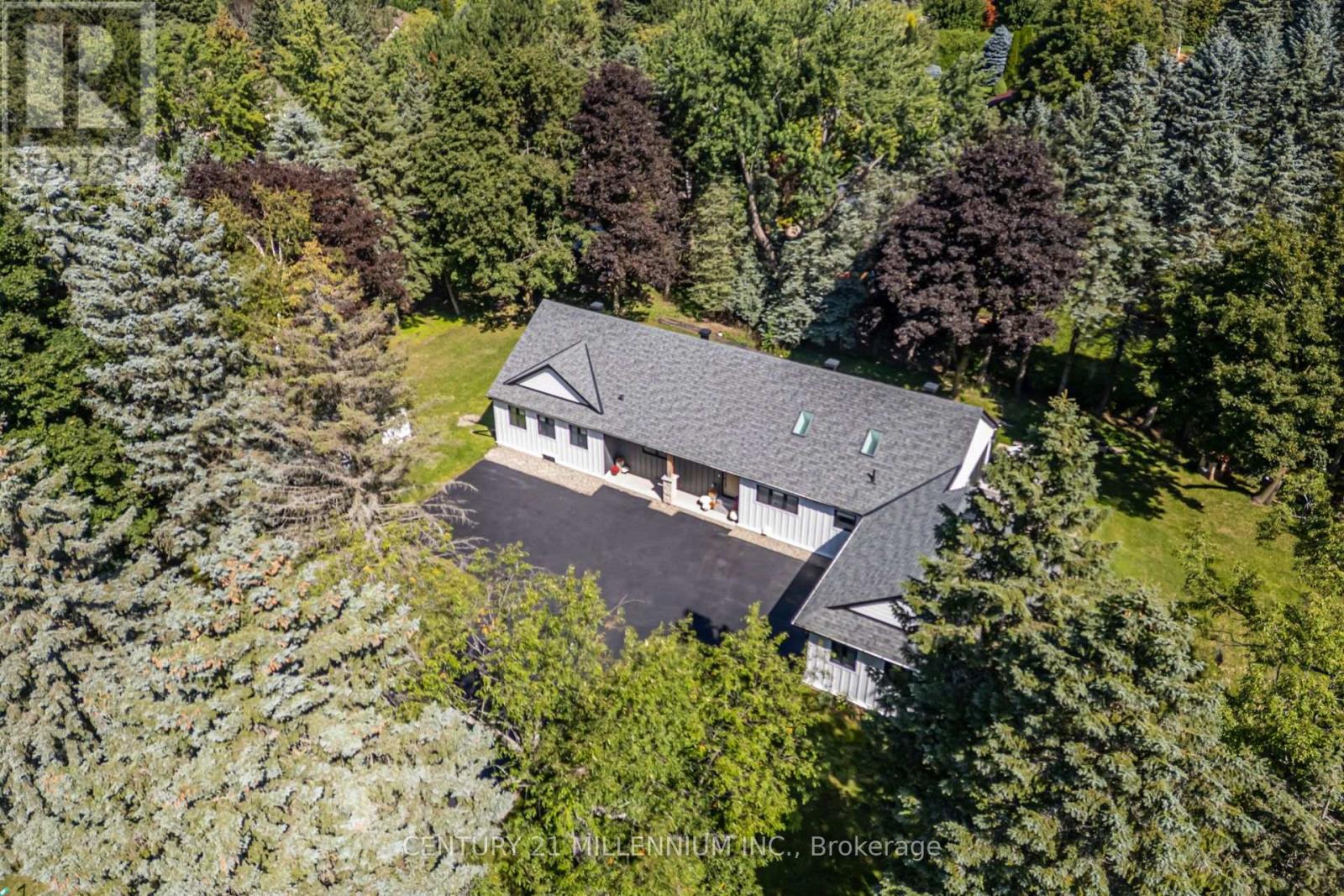 17 AUTUMN DRIVE - Image 47