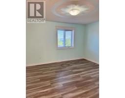 228 Main Street North thumbnail 33