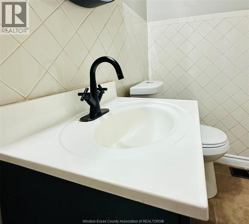 3100 LAKESHORE RD 303 - Image 13