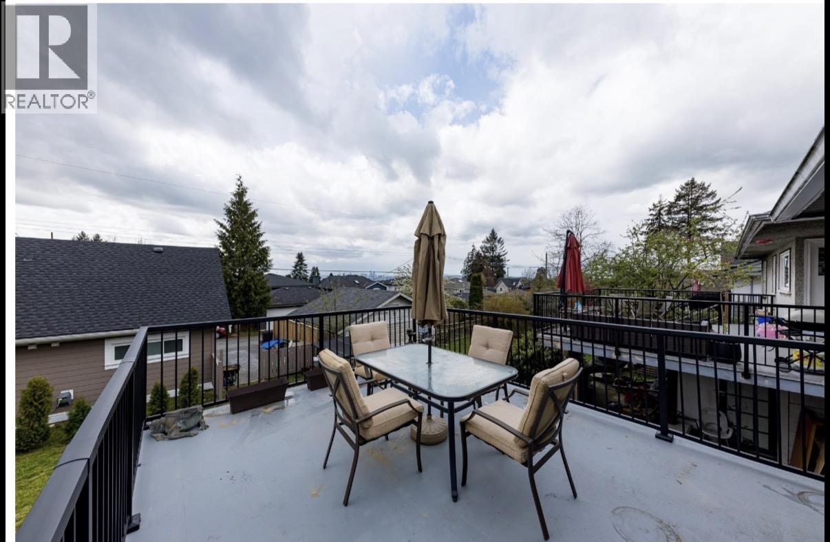 235 W 27TH STREET, North Vancouver — photo 3