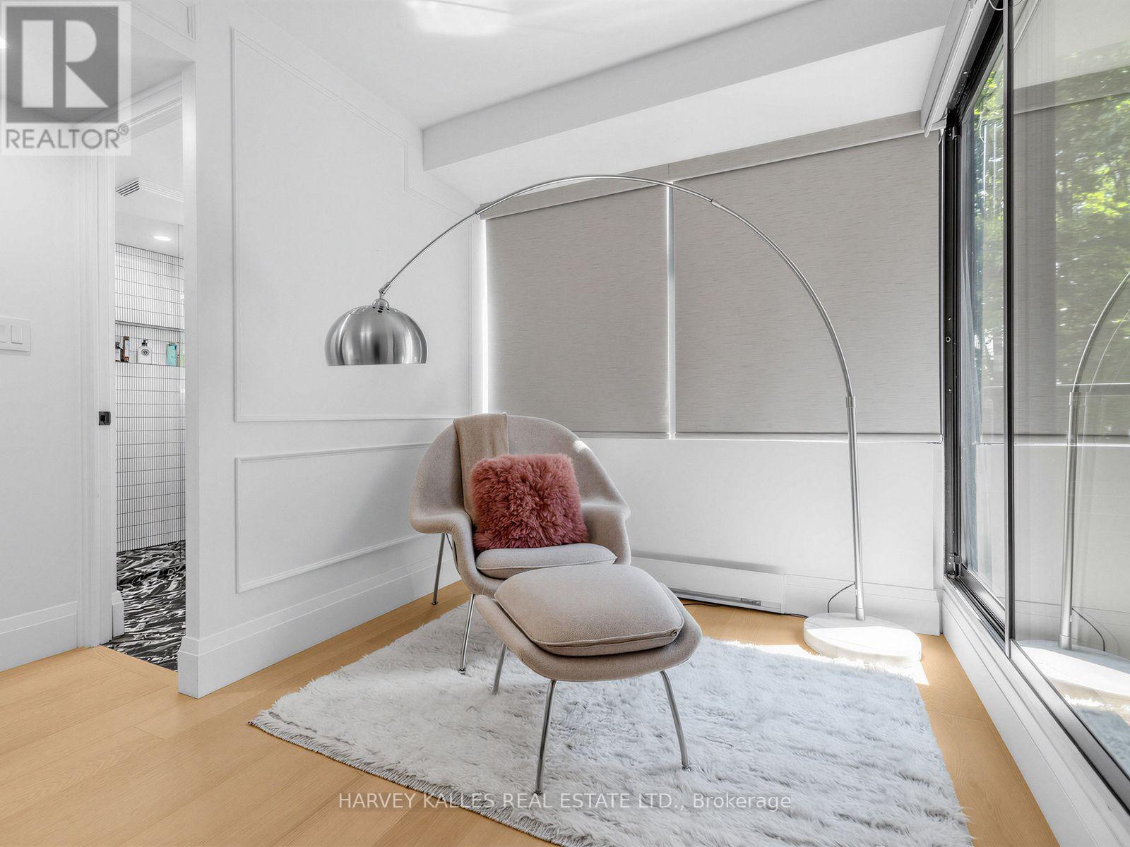 #404 349 ST. CLAIR AVENUE W - 21