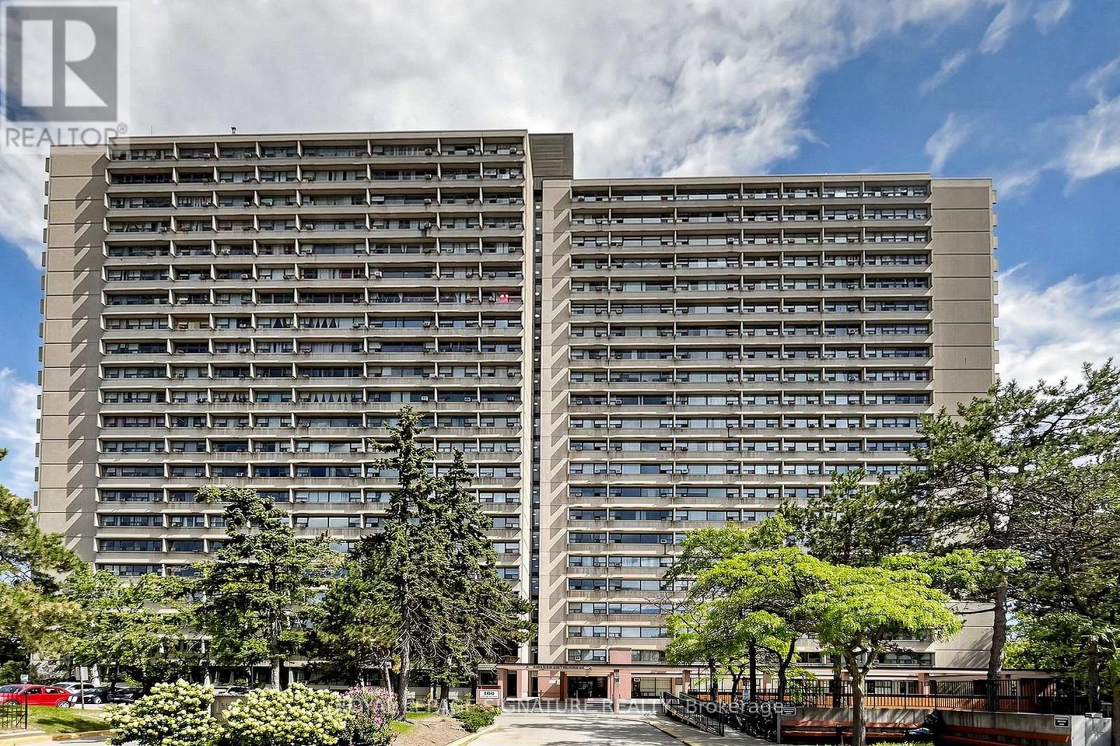 #411 100 LEEWARD GLENWAY - 23