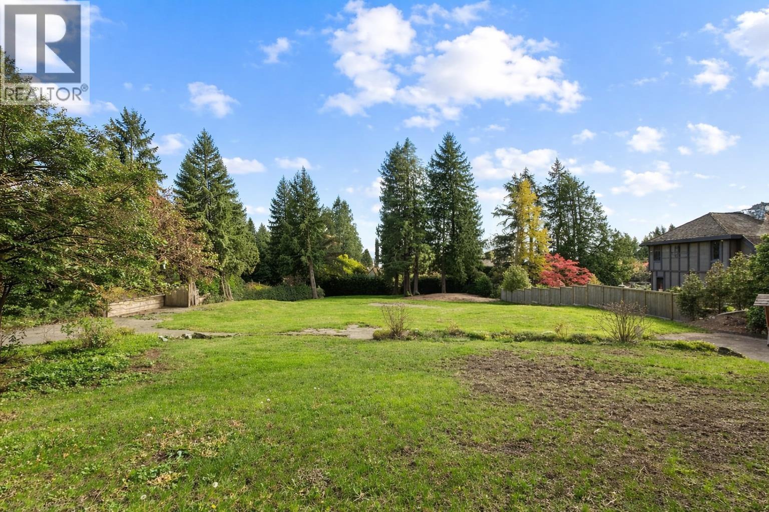 2976 PALMERSTON AVENUE, West Vancouver